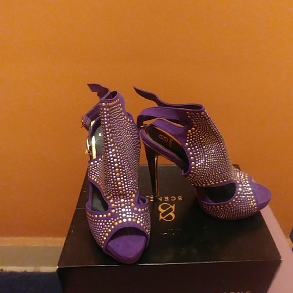 Sandals - Picture 2 of 2